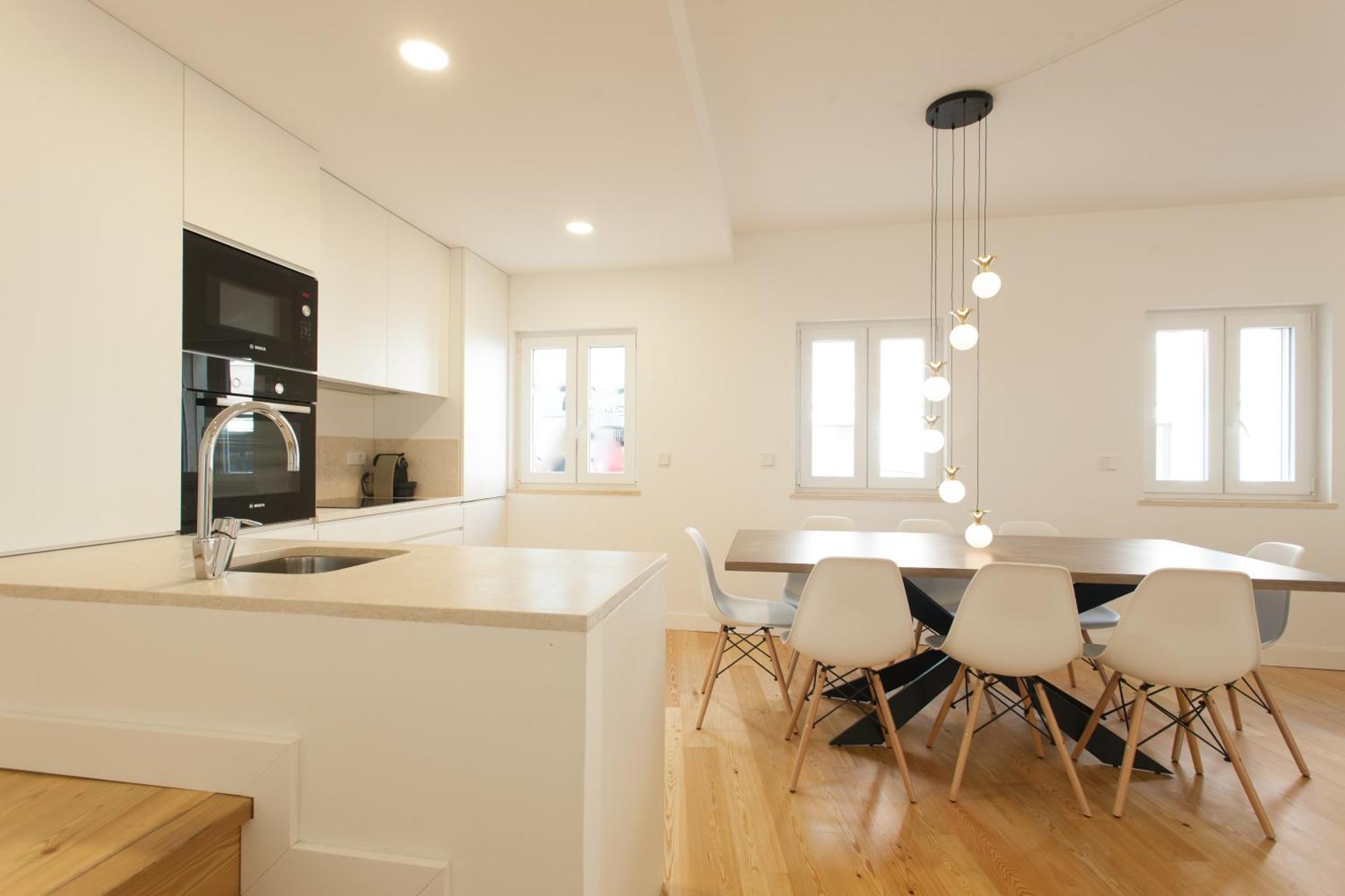 Mouraria Blue Three-Bedroom Apartment W/ Parking - By Lu Holidays リスボン エクステリア 写真